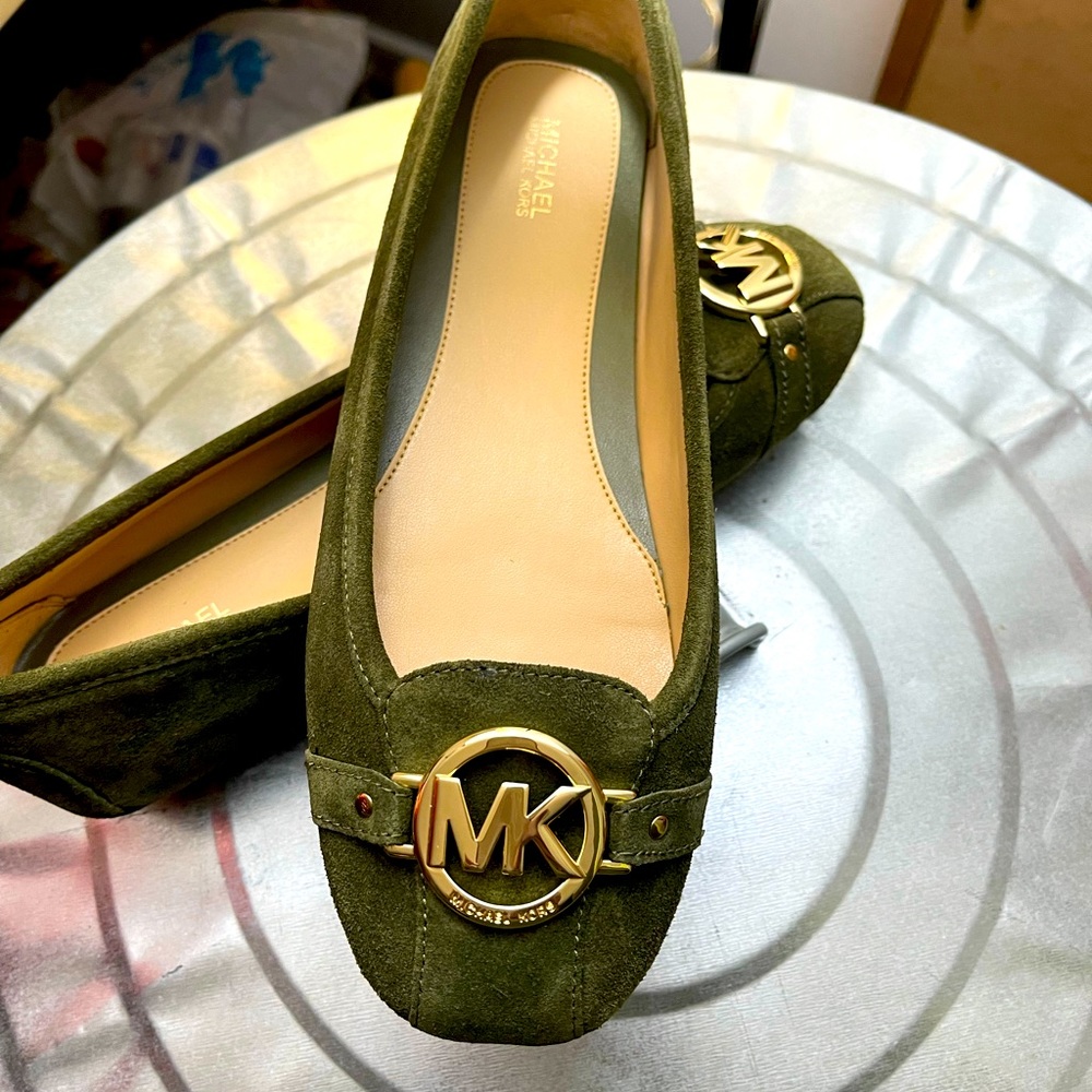 New Michael Kors Olive color Fulton Moc